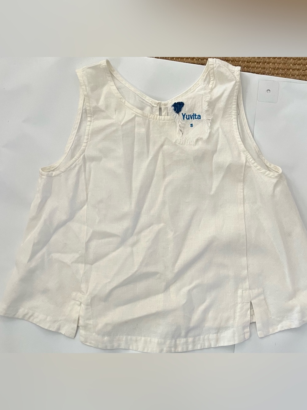 Yuvita white sleeveless linen top size S